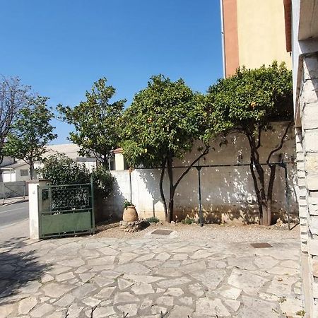 Appartement Entier Au Dessus De Villa, Climatisation Reversible Poele A Bois Tres Chaleureux , Wi Fi Parking Privee Gratuit Situation 500 M, Plage Et Centre Ville サナリー・シュル・メール エクステリア 写真