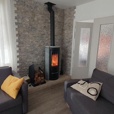 Appartement Entier Au Dessus De Villa, Climatisation Reversible Poele A Bois Tres Chaleureux , Wi Fi Parking Privee Gratuit Situation 500 M, Plage Et Centre Ville サナリー・シュル・メール エクステリア 写真