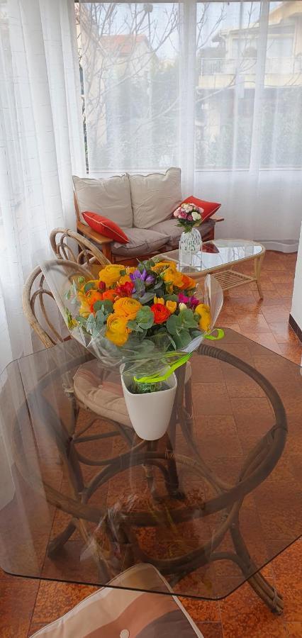 Appartement Entier Au Dessus De Villa, Climatisation Reversible Poele A Bois Tres Chaleureux , Wi Fi Parking Privee Gratuit Situation 500 M, Plage Et Centre Ville サナリー・シュル・メール エクステリア 写真