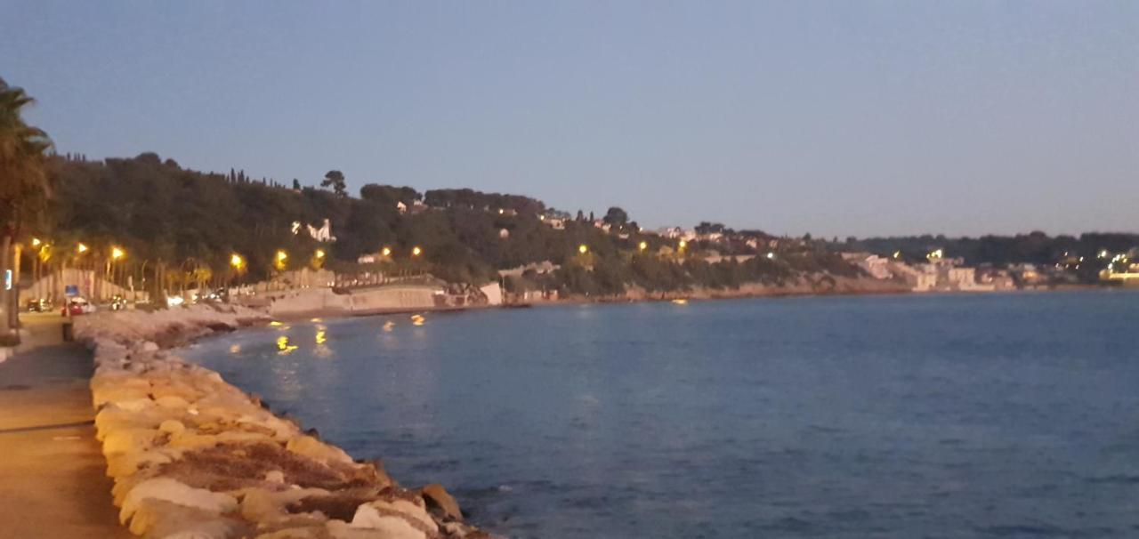 Appartement Entier Au Dessus De Villa, Climatisation Reversible Poele A Bois Tres Chaleureux , Wi Fi Parking Privee Gratuit Situation 500 M, Plage Et Centre Ville サナリー・シュル・メール エクステリア 写真