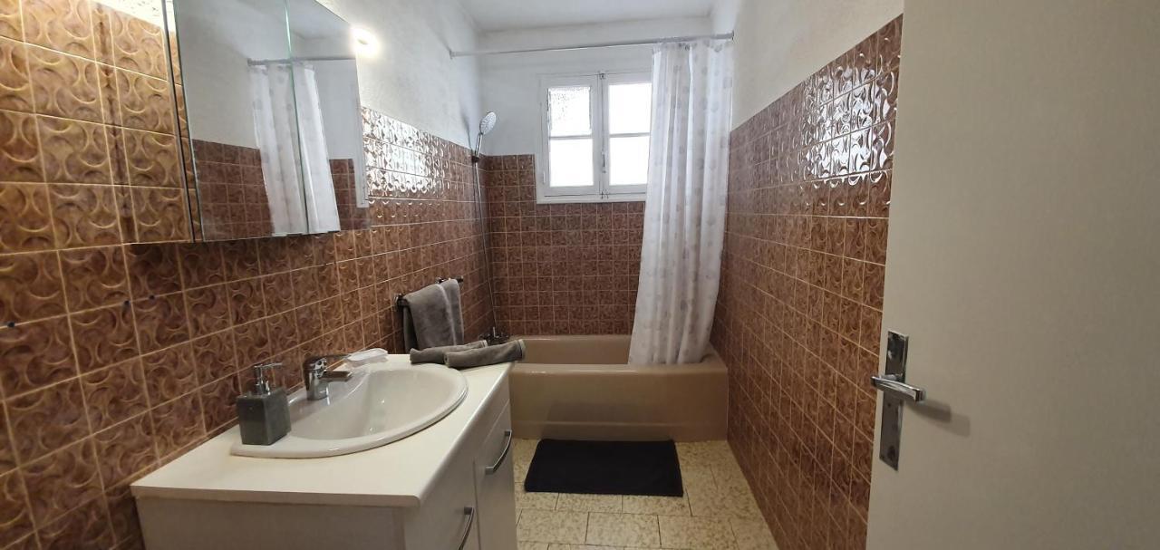 Appartement Entier Au Dessus De Villa, Climatisation Reversible Poele A Bois Tres Chaleureux , Wi Fi Parking Privee Gratuit Situation 500 M, Plage Et Centre Ville サナリー・シュル・メール エクステリア 写真