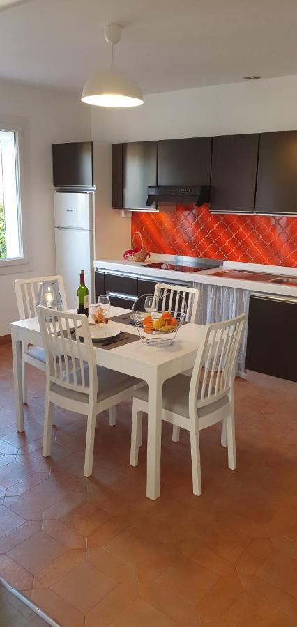 Appartement Entier Au Dessus De Villa, Climatisation Reversible Poele A Bois Tres Chaleureux , Wi Fi Parking Privee Gratuit Situation 500 M, Plage Et Centre Ville サナリー・シュル・メール エクステリア 写真